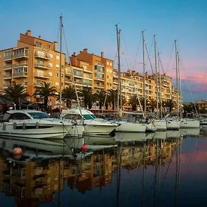 Appartement Climatisé Avec Wifi Au Calme Sur Le Port., Hyères