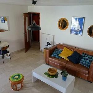 Appartement 38m2 Avec Balcon En Plein Coeur De Ville, Hyères